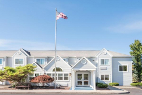 Hotels in Victor